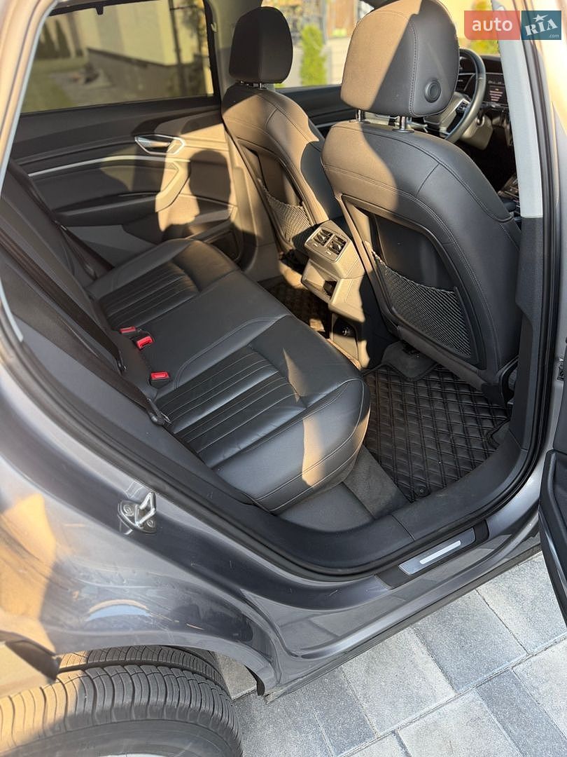 Audi e-tron 2019 VIN WAUZZZGE2KB017664 фото оголошення 26 з 31