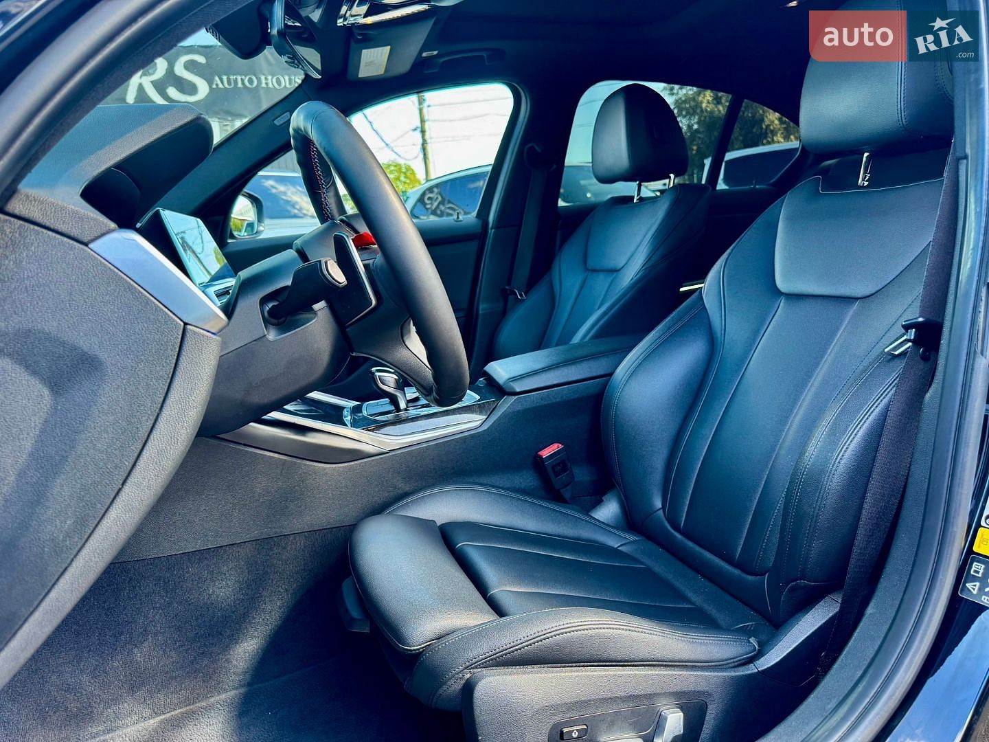BMW 3 Series 2019 VIN WBA5R7C0XLFH39491 фото оголошення 8 з 19