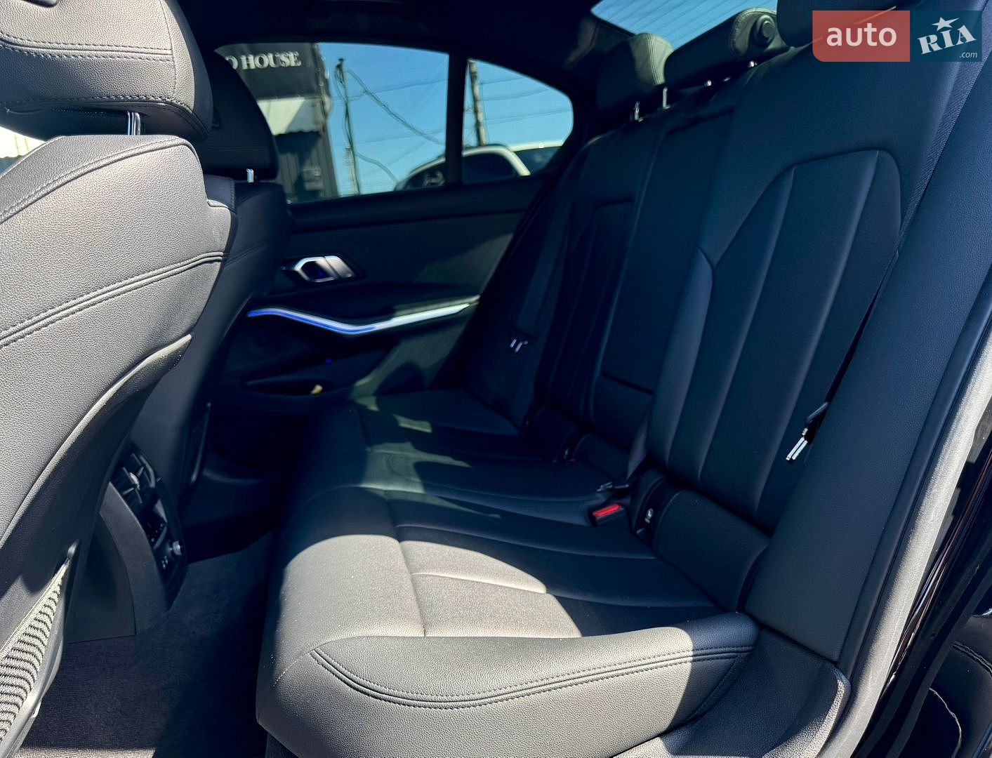 BMW 3 Series 2019 VIN WBA5R7C0XLFH39491 фото оголошення 9 з 19