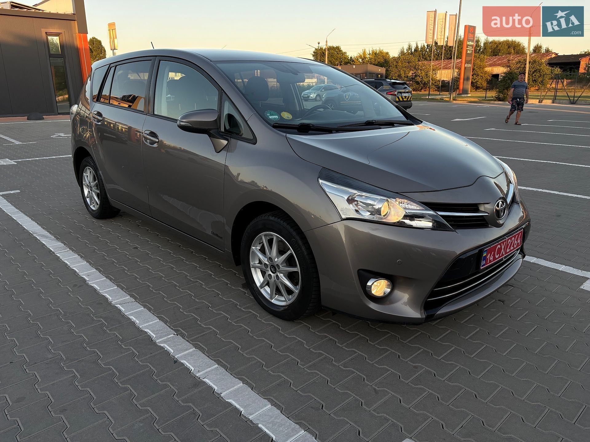 Toyota Verso 2014 VIN NMTDM26R20R012685 фото оголошення 3 з 68