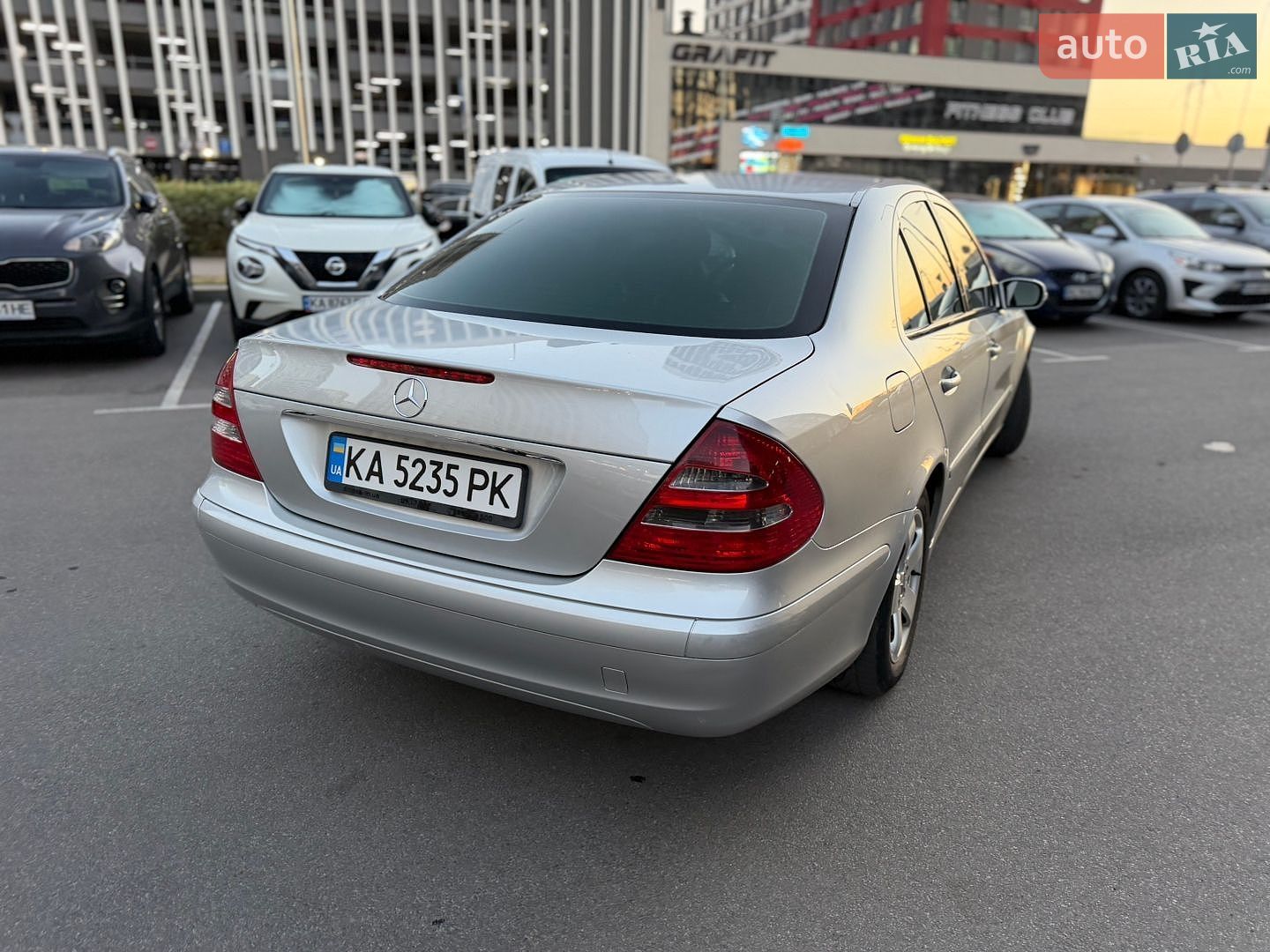 Mercedes-Benz E-Class 2005 VIN WDB2110421A806594 фото оголошення 9 з 18