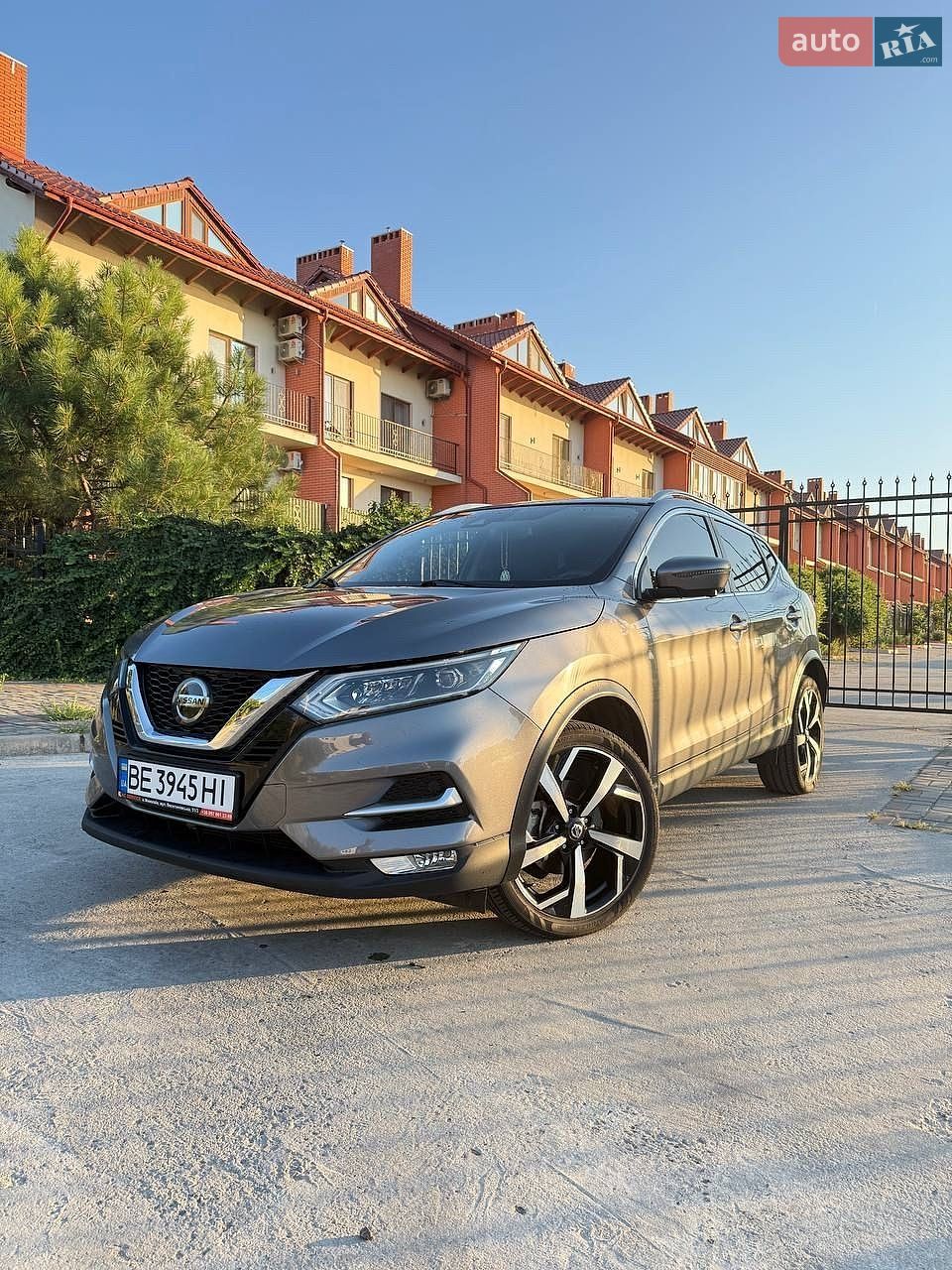Nissan Rogue Sport 2019 VIN JN1BJ1CVXLW541189 фото оголошення 2 з 13