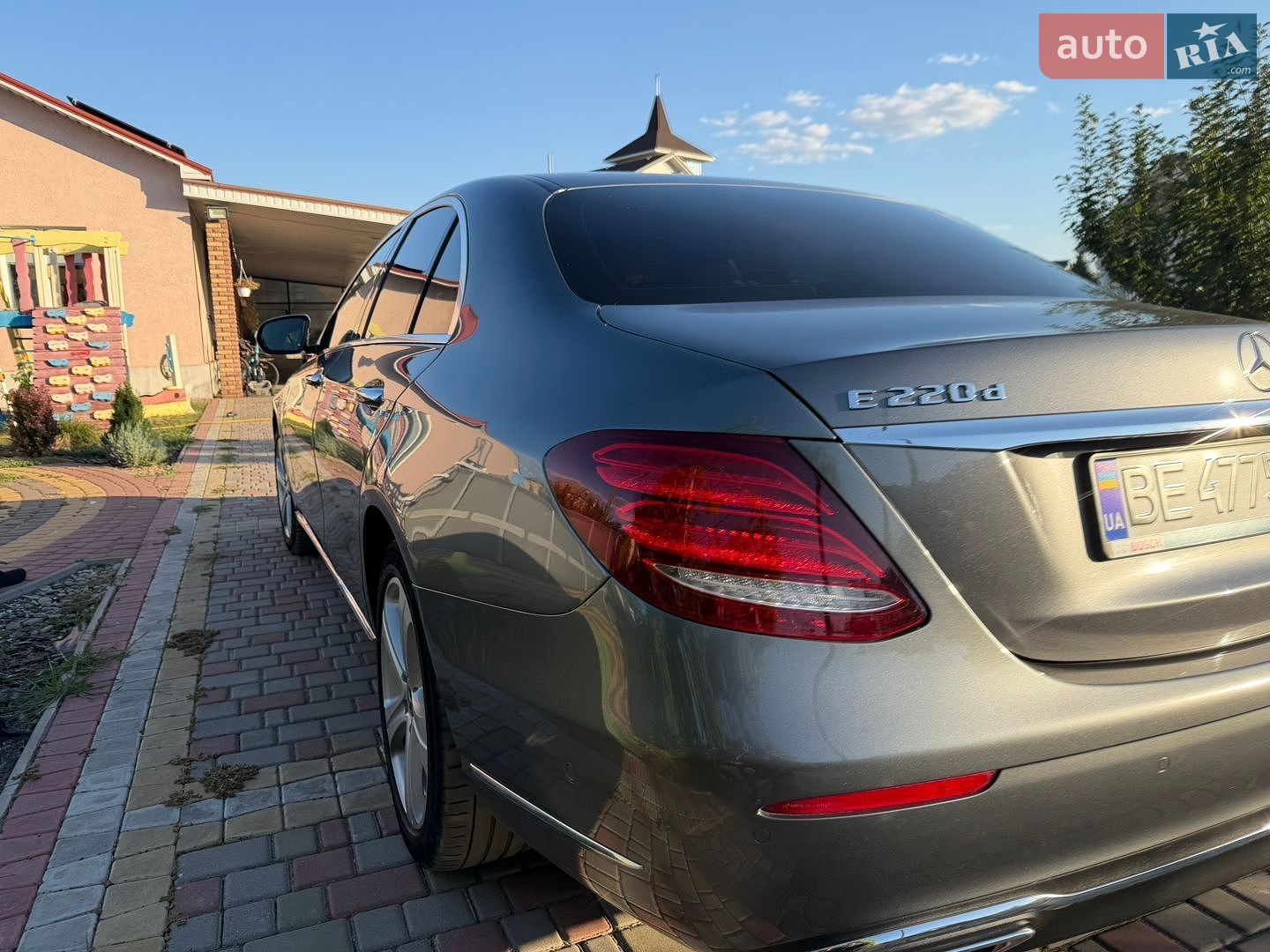 Mercedes-Benz E-Class 2018 VIN WDDZF0FB5JA476261 фото оголошення 12 з 18