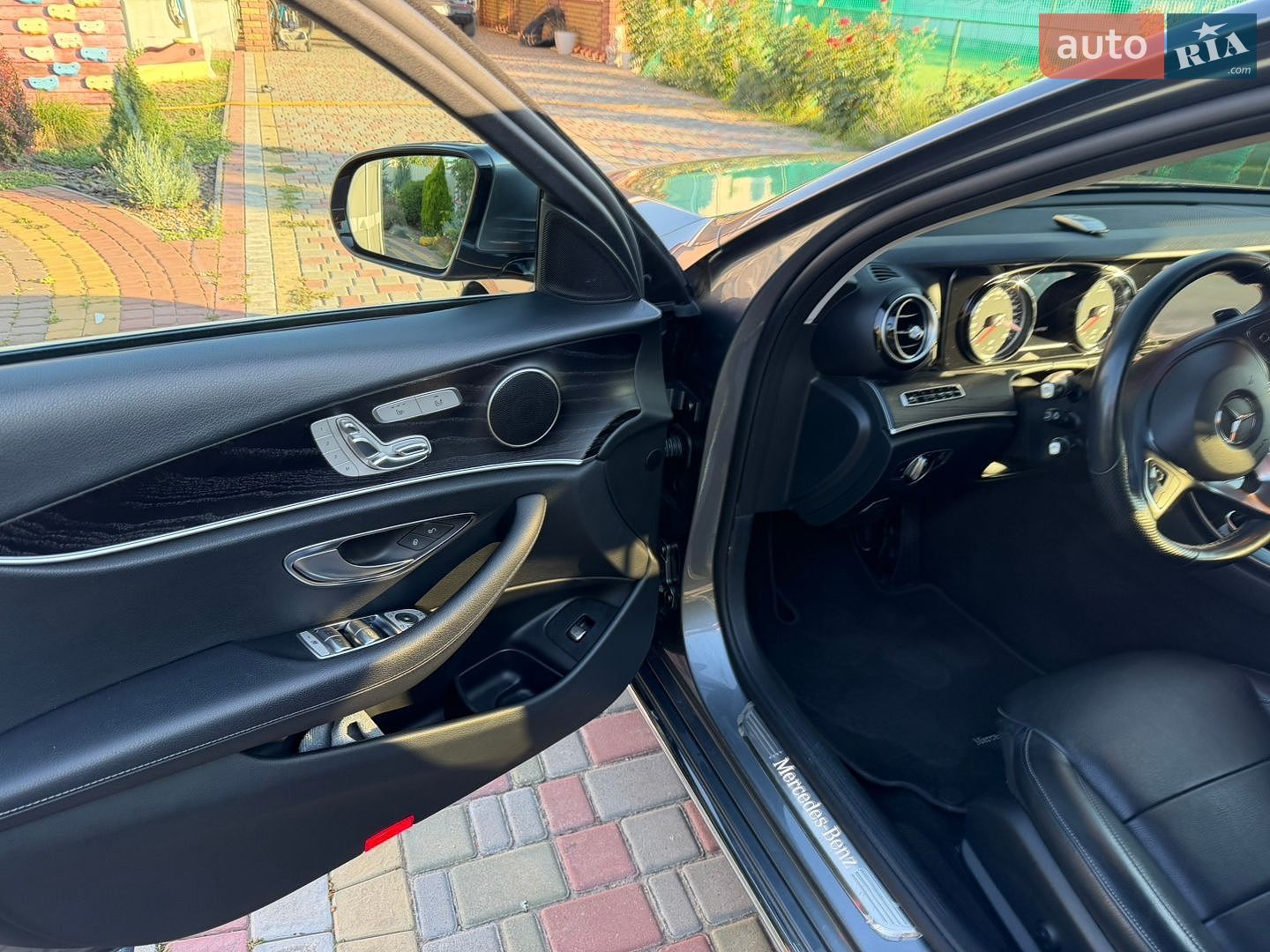 Mercedes-Benz E-Class 2018 VIN WDDZF0FB5JA476261 фото оголошення 11 з 17