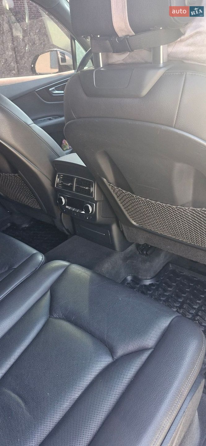 Audi Q7 2016 VIN WA1LAAF77HD007403 фото оголошення 32 з 35