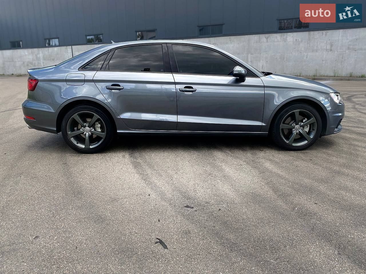Audi A3 2015 VIN WAUBFGFF7F1140168 фото оголошення 4 з 35