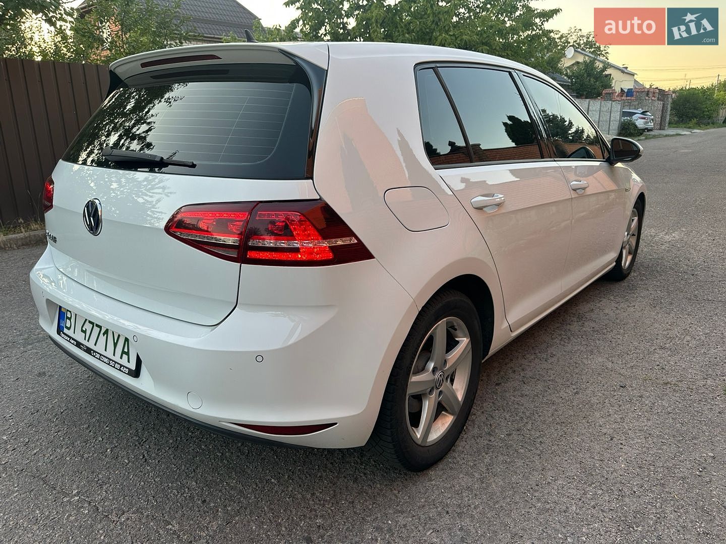 Volkswagen e-Golf 2014 VIN WVWZZZAUZFW901207 фото оголошення 10 з 25