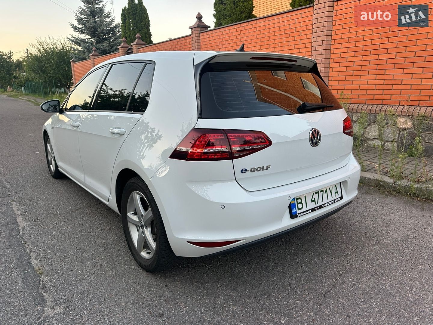 Volkswagen e-Golf 2014 VIN WVWZZZAUZFW901207 фото оголошення 12 з 25