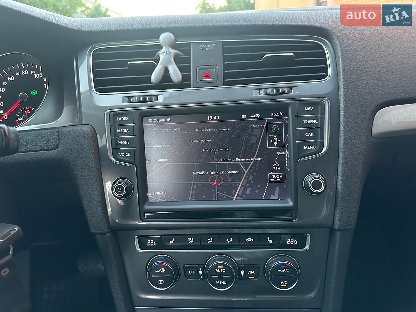 Volkswagen e-Golf 2014 VIN WVWZZZAUZFW901207 фото оголошення 15 з 25
