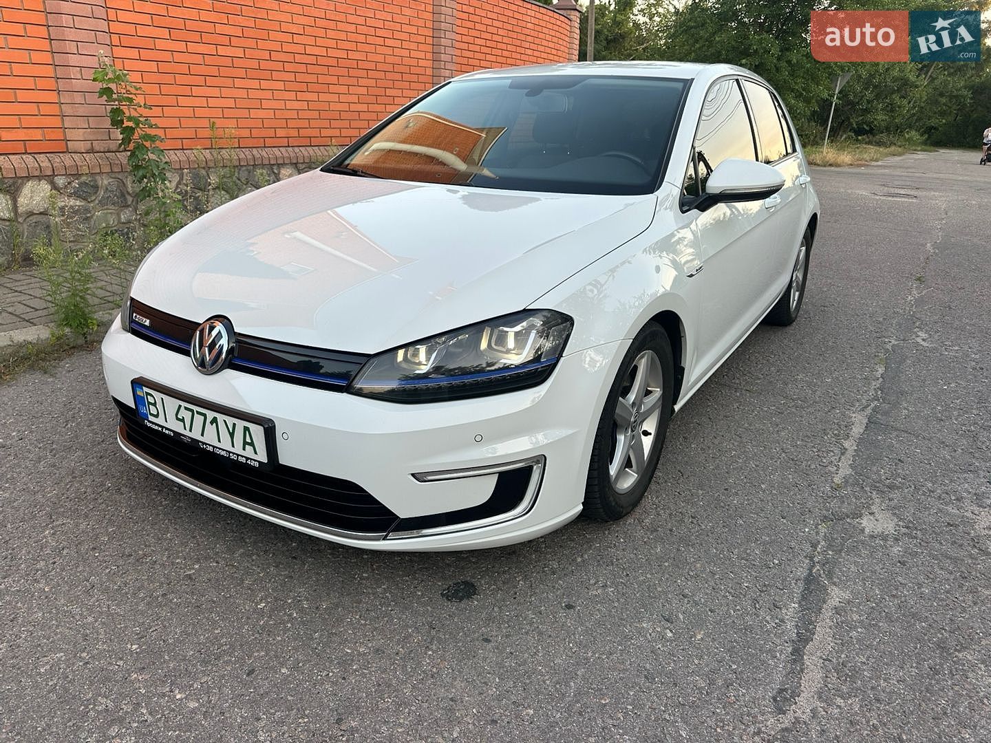 Volkswagen e-Golf 2014 VIN WVWZZZAUZFW901207 фото оголошення 8 з 22