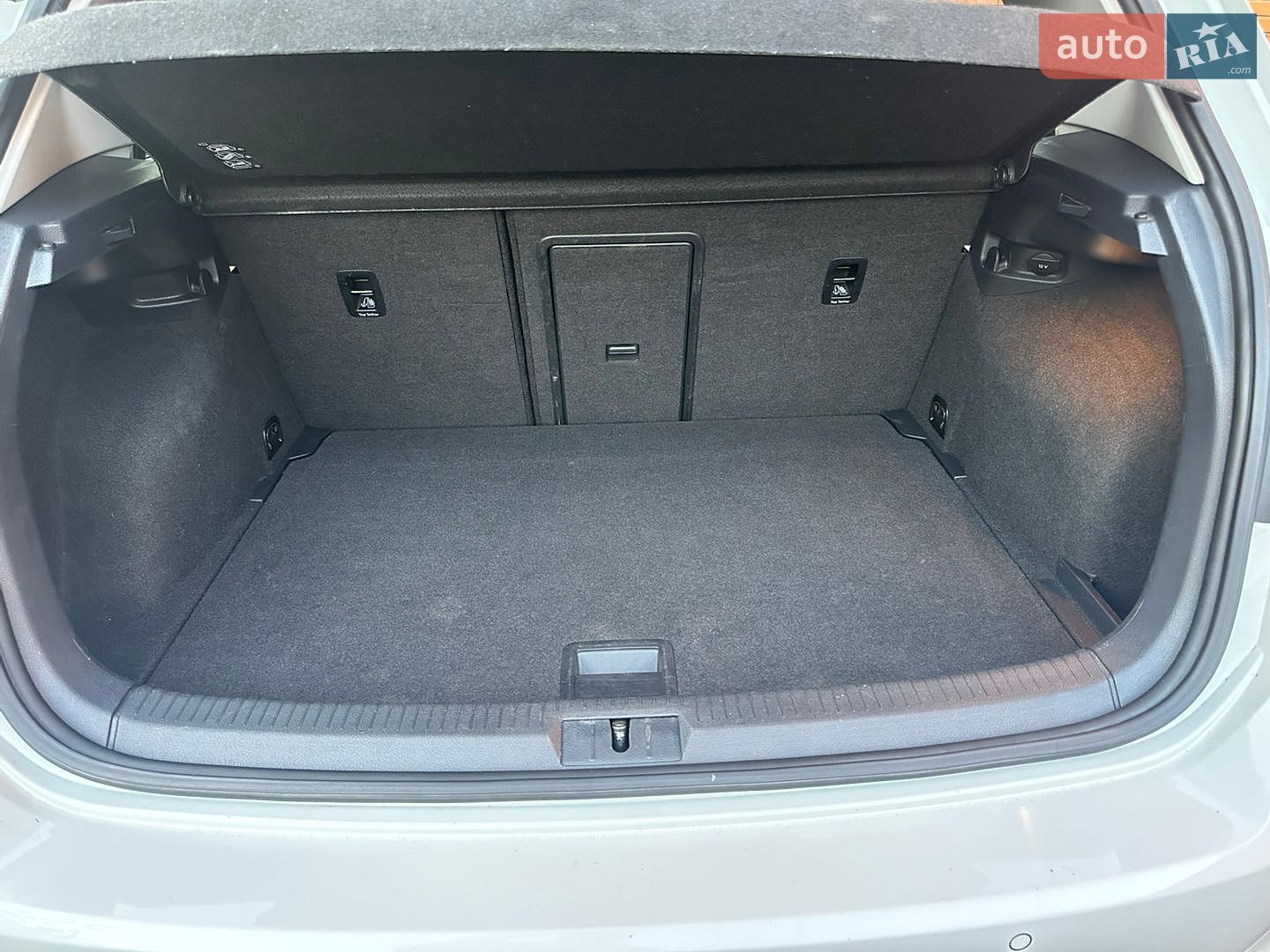 Volkswagen e-Golf 2014 VIN WVWZZZAUZFW901207 фото оголошення 25 з 25