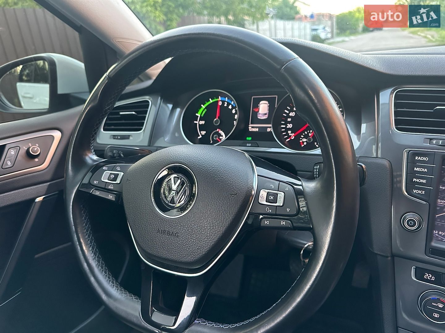 Volkswagen e-Golf 2014 VIN WVWZZZAUZFW901207 фото оголошення 22 з 25