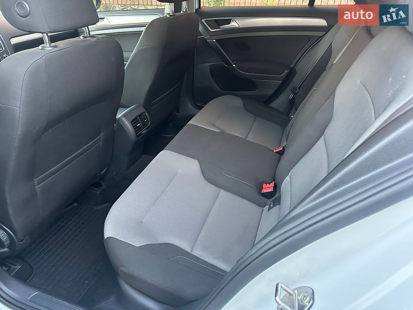 Volkswagen e-Golf 2014 VIN WVWZZZAUZFW901207 фото оголошення 18 з 25