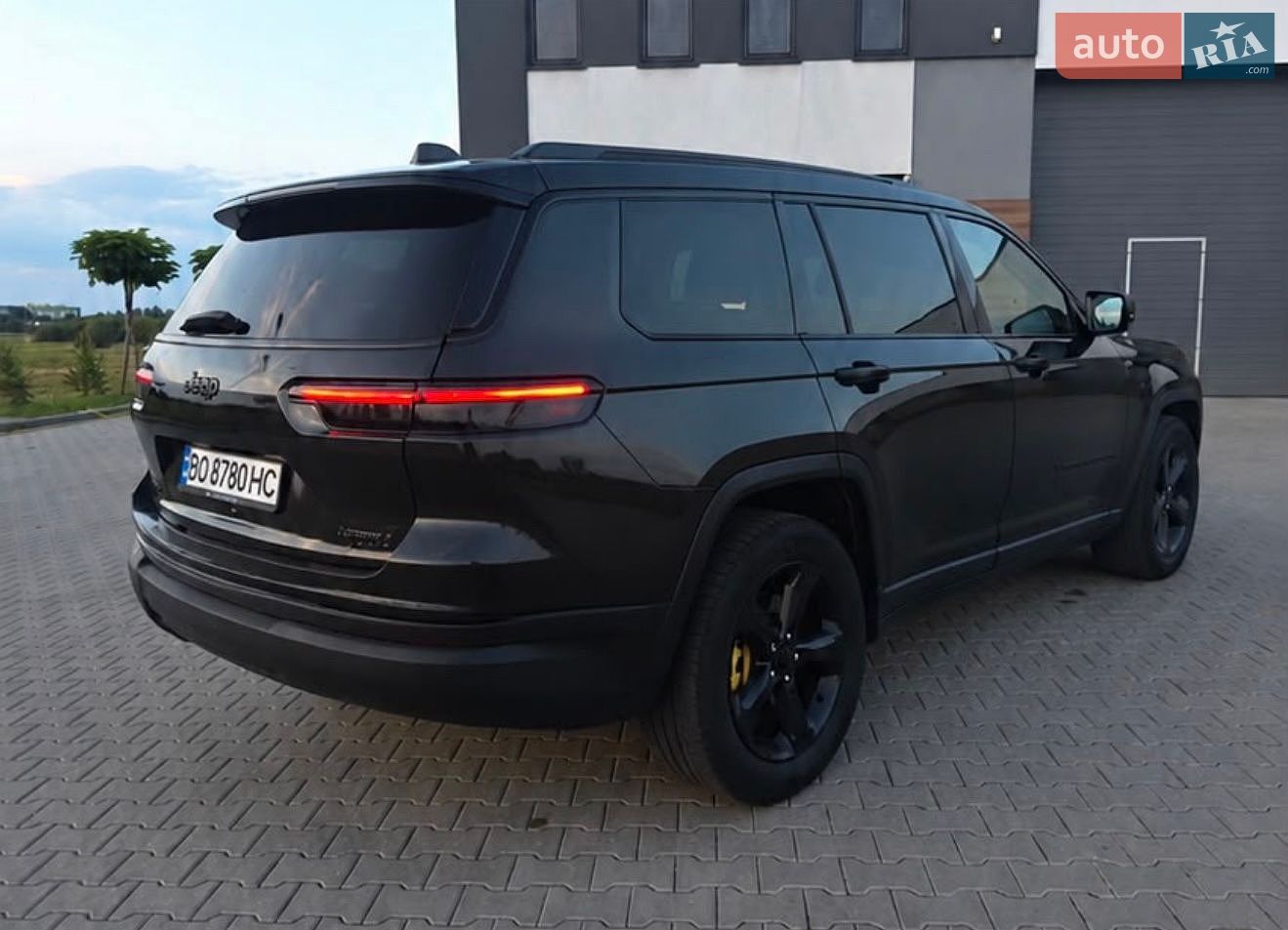 Jeep Grand Cherokee 2022 VIN 1C4RJKBG9N8512925 фото оголошення 2 з 23