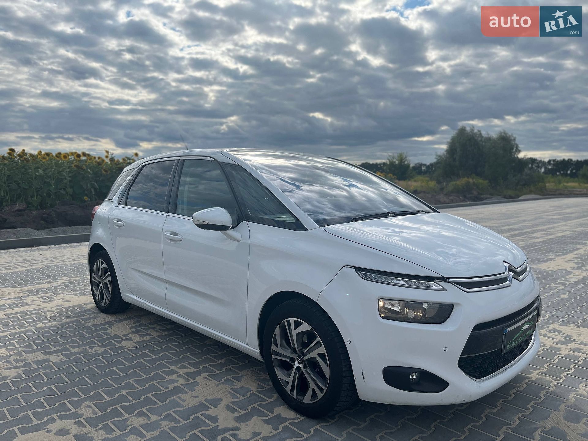 Citroen C4 Picasso 2015 VIN VF73DBHZTFJ732486 фото оголошення 10 з 47