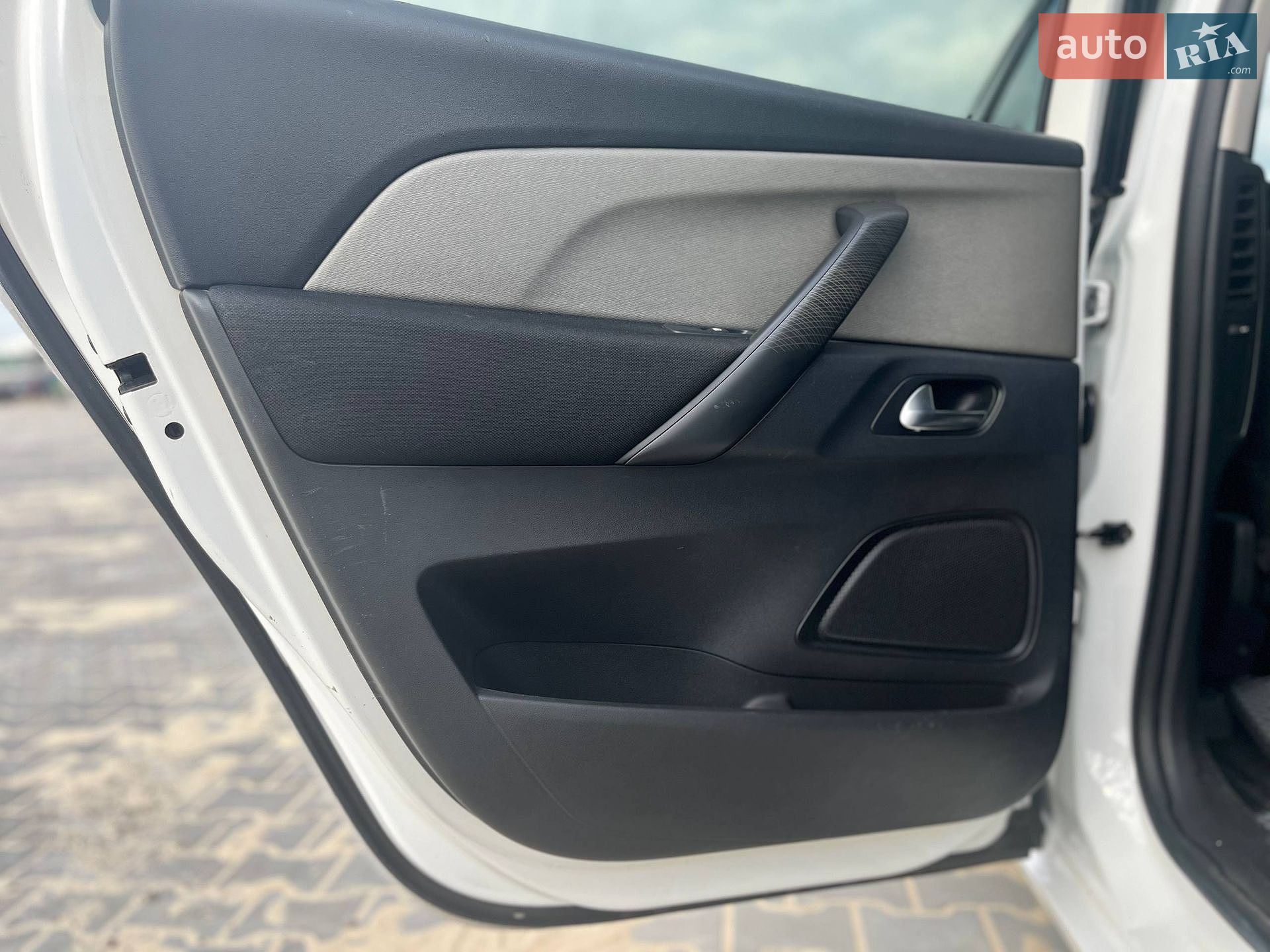 Citroen C4 Picasso 2015 VIN VF73DBHZTFJ732486 фото оголошення 18 з 47