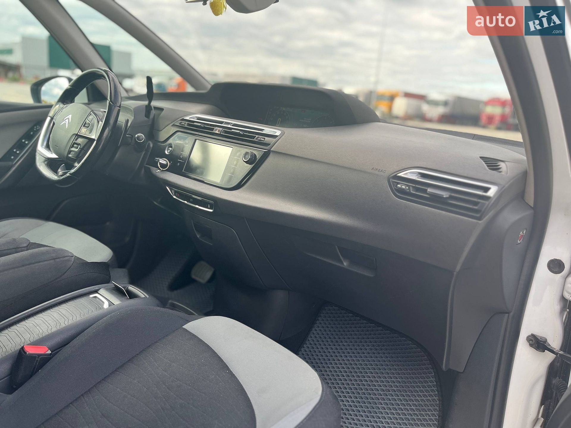 Citroen C4 Picasso 2015 VIN VF73DBHZTFJ732486 фото оголошення 27 з 47