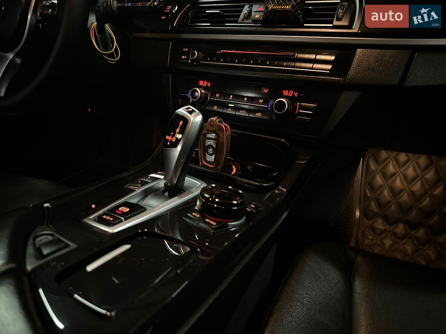 BMW 5 Series 2012 VIN WBAFW11000DY51413 фото оголошення 11 з 26