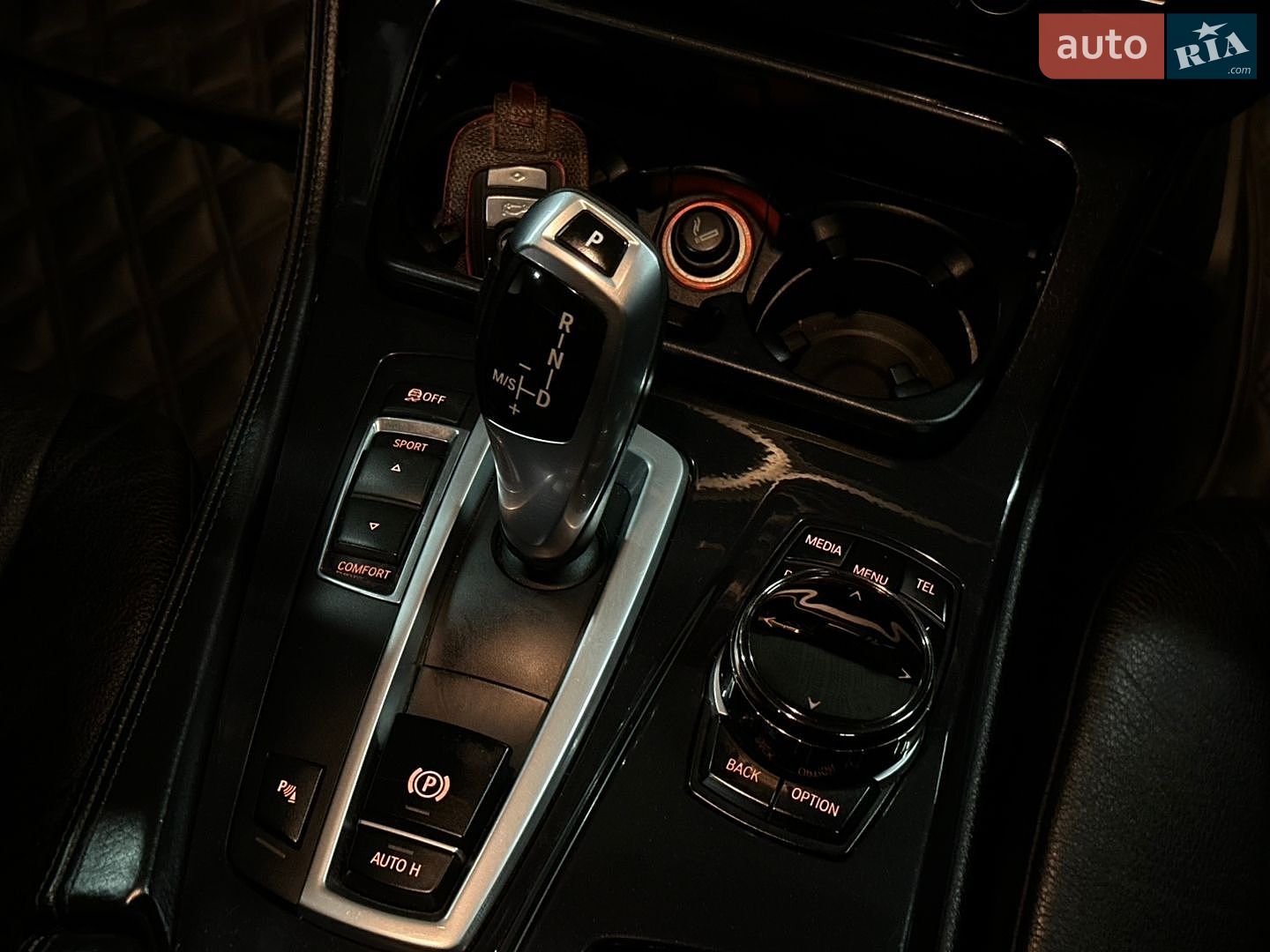 BMW 5 Series 2012 VIN WBAFW11000DY51413 фото оголошення 12 з 26