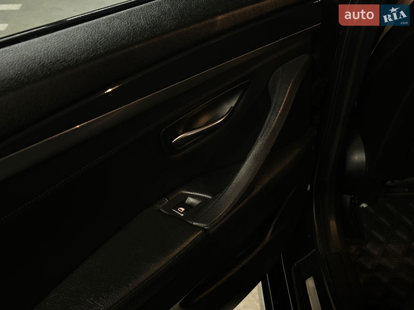 BMW 5 Series 2012 VIN WBAFW11000DY51413 фото оголошення 19 з 26