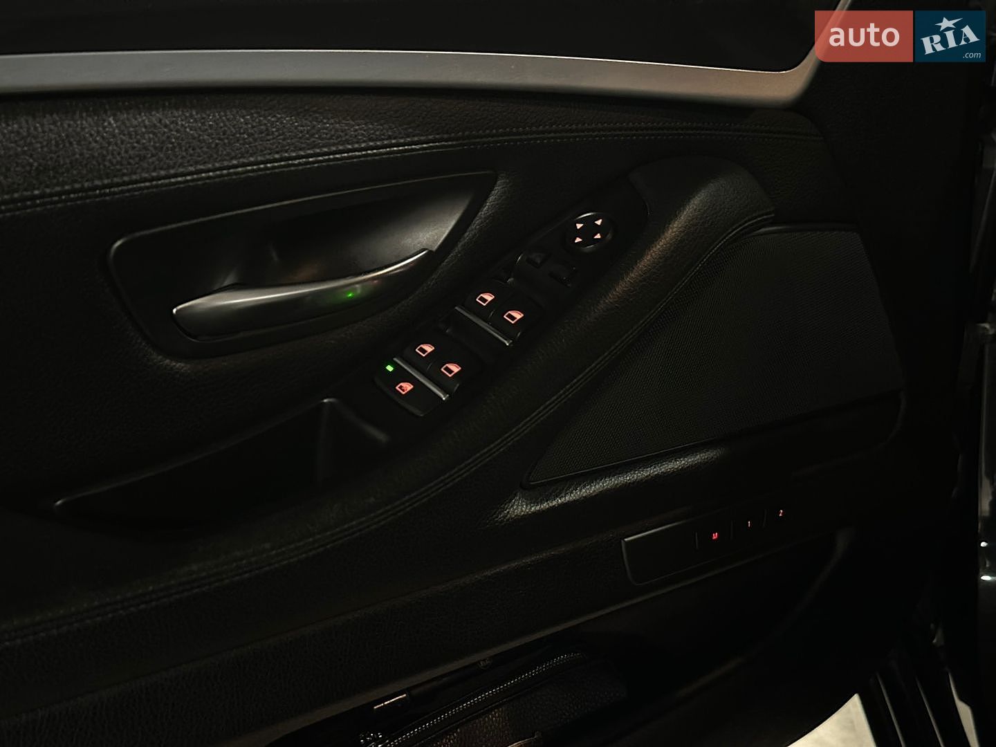BMW 5 Series 2012 VIN WBAFW11000DY51413 фото оголошення 17 з 26