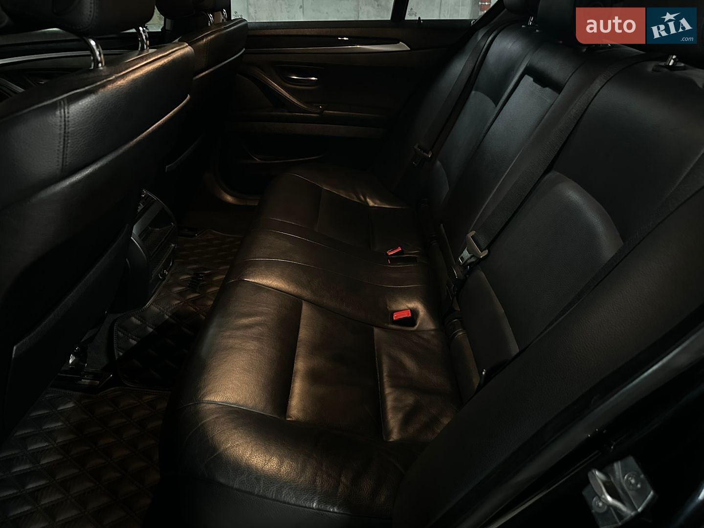 BMW 5 Series 2012 VIN WBAFW11000DY51413 фото оголошення 22 з 26