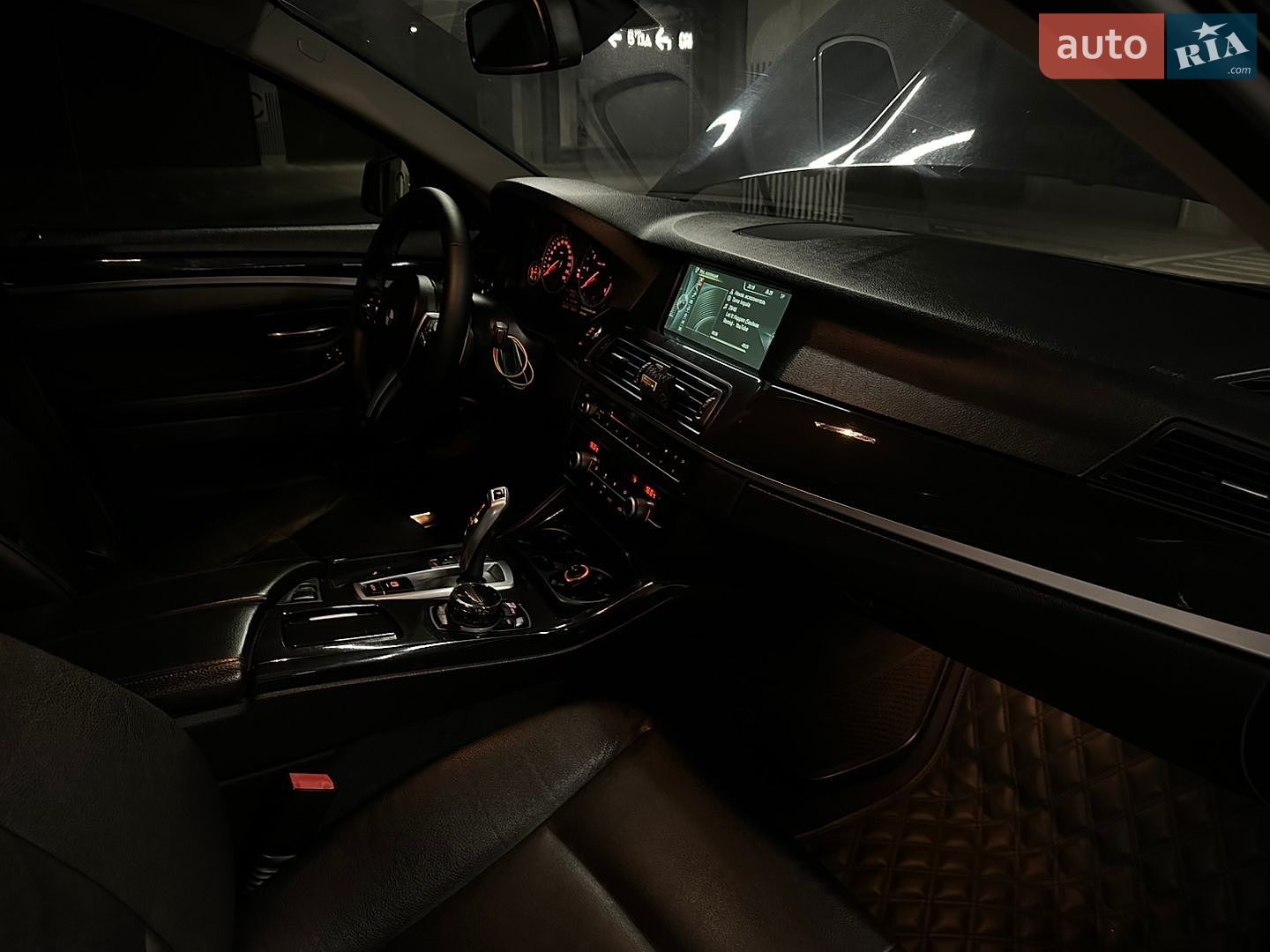 BMW 5 Series 2012 VIN WBAFW11000DY51413 фото оголошення 15 з 26