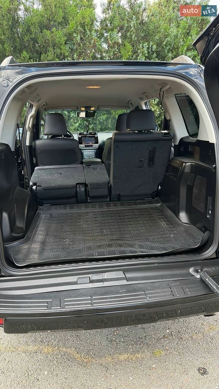 Toyota Land Cruiser Prado 2020 VIN JTEBU3FJ00K191904 фото оголошення 18 з 32