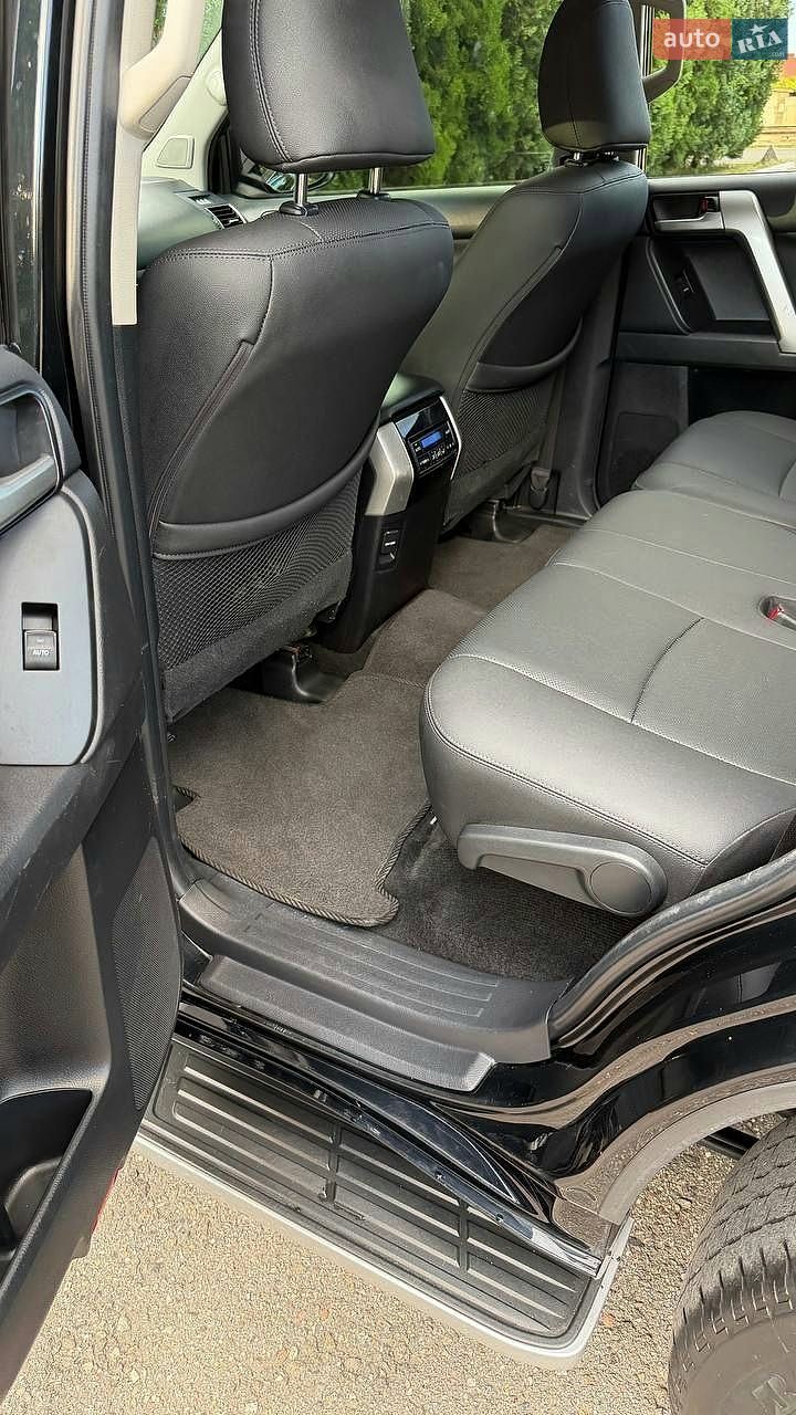 Toyota Land Cruiser Prado 2020 VIN JTEBU3FJ00K191904 фото оголошення 22 з 32