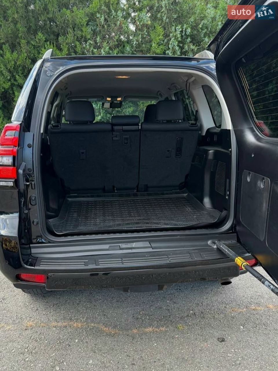 Toyota Land Cruiser Prado 2020 VIN JTEBU3FJ00K191904 фото оголошення 17 з 32