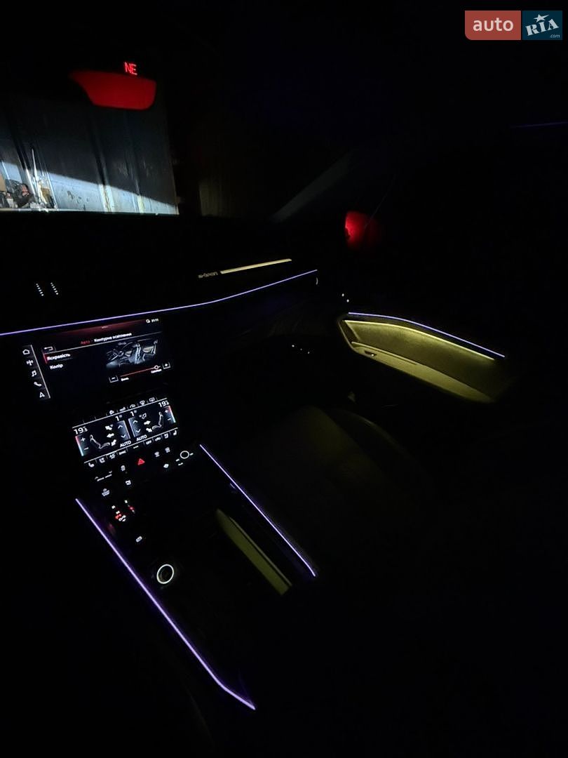 Audi e-tron 2019 VIN WA1VAAGE8KB010044 фото оголошення 41 з 43
