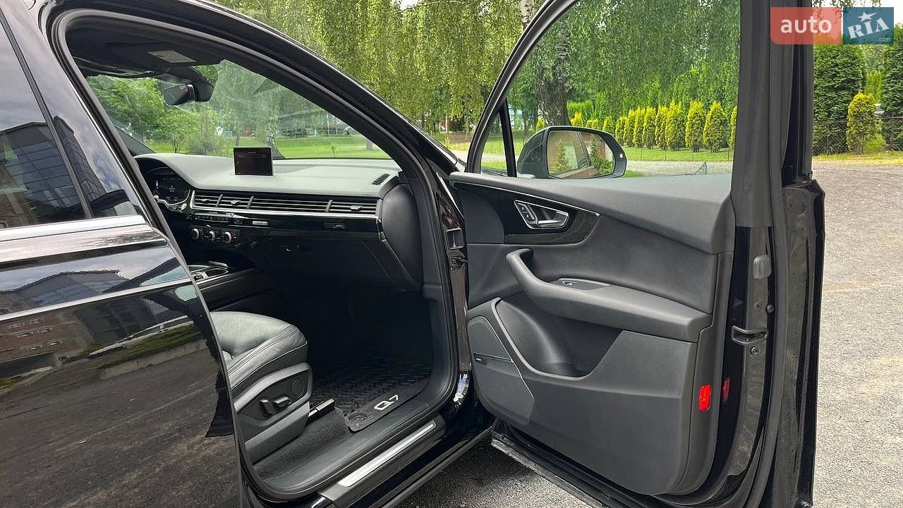 Audi Q7 2017 VIN WA1LAAF71HD059643 фото оголошення 28 з 53