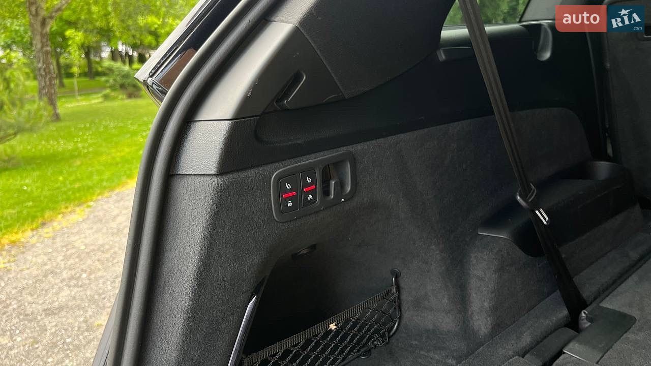 Audi Q7 2017 VIN WA1LAAF71HD059643 фото оголошення 38 з 53