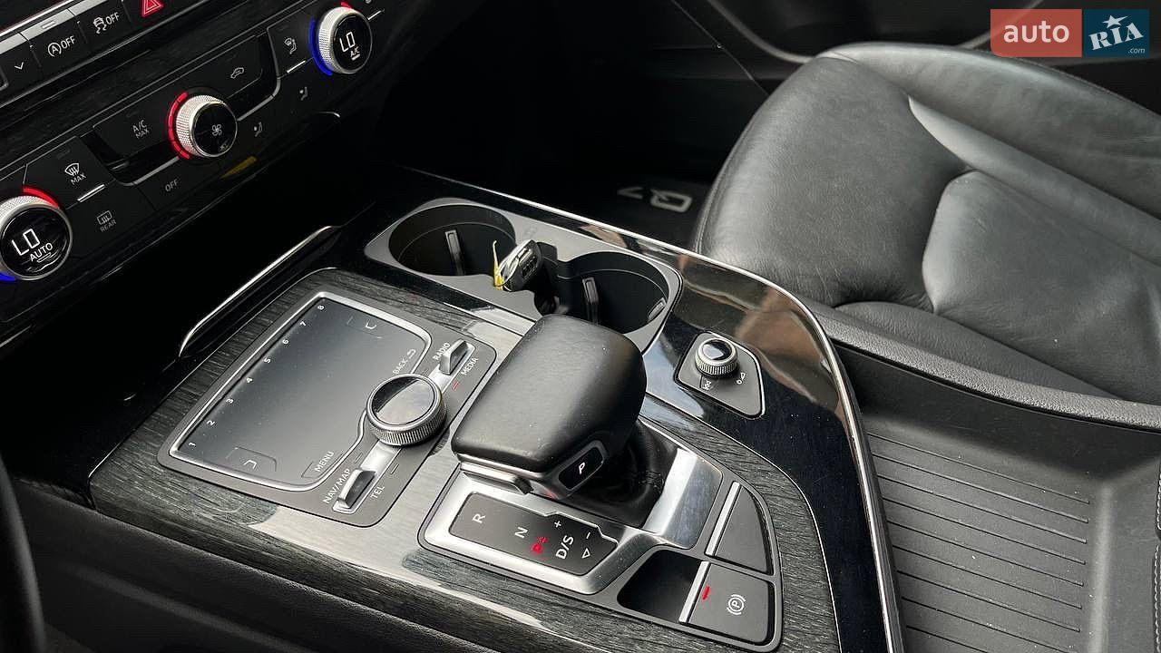 Audi Q7 2017 VIN WA1LAAF71HD059643 фото оголошення 51 з 53