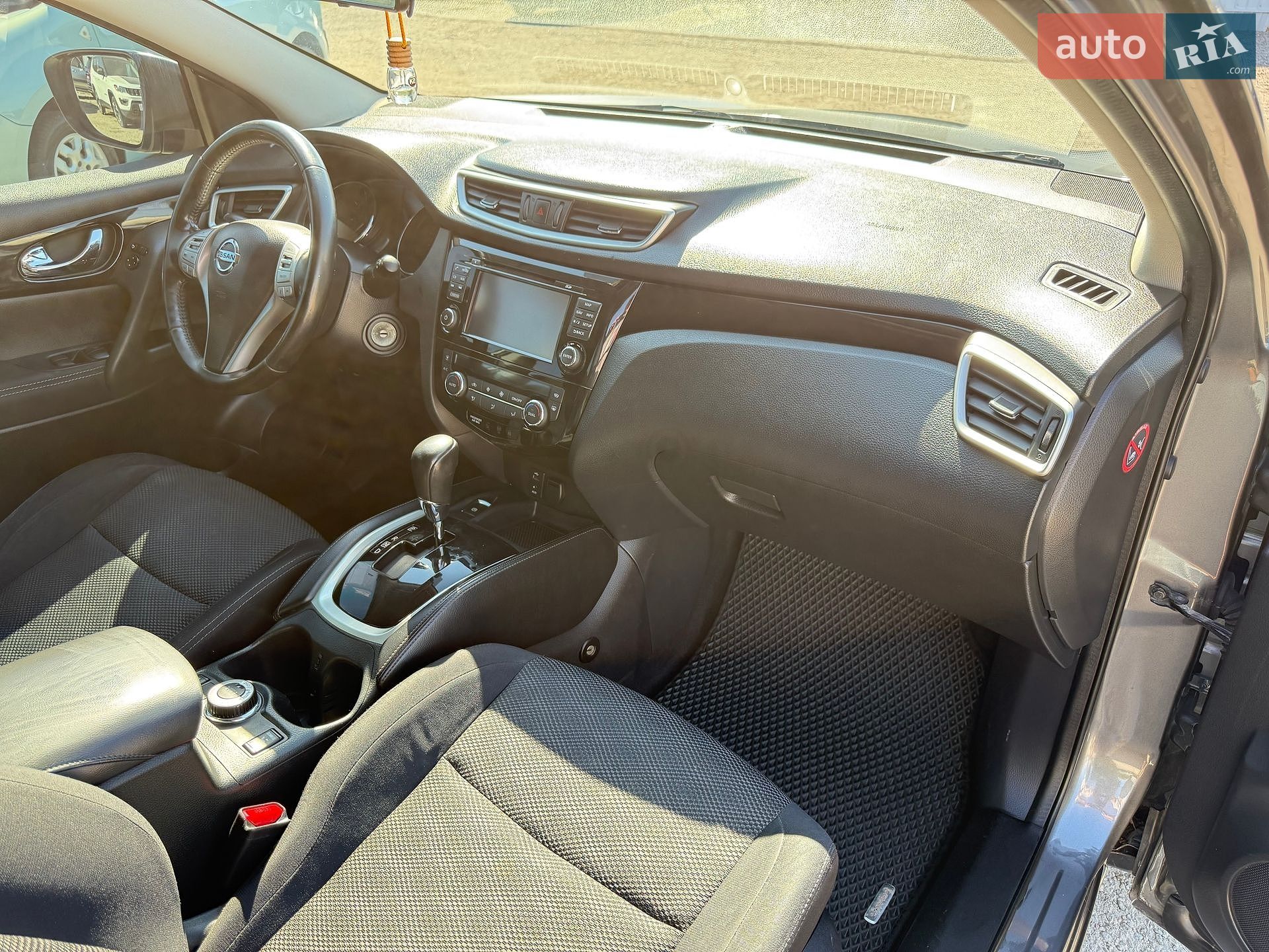 Nissan Qashqai 2016 VIN SJNFBNJ11U1828258 фото оголошення 19 з 30