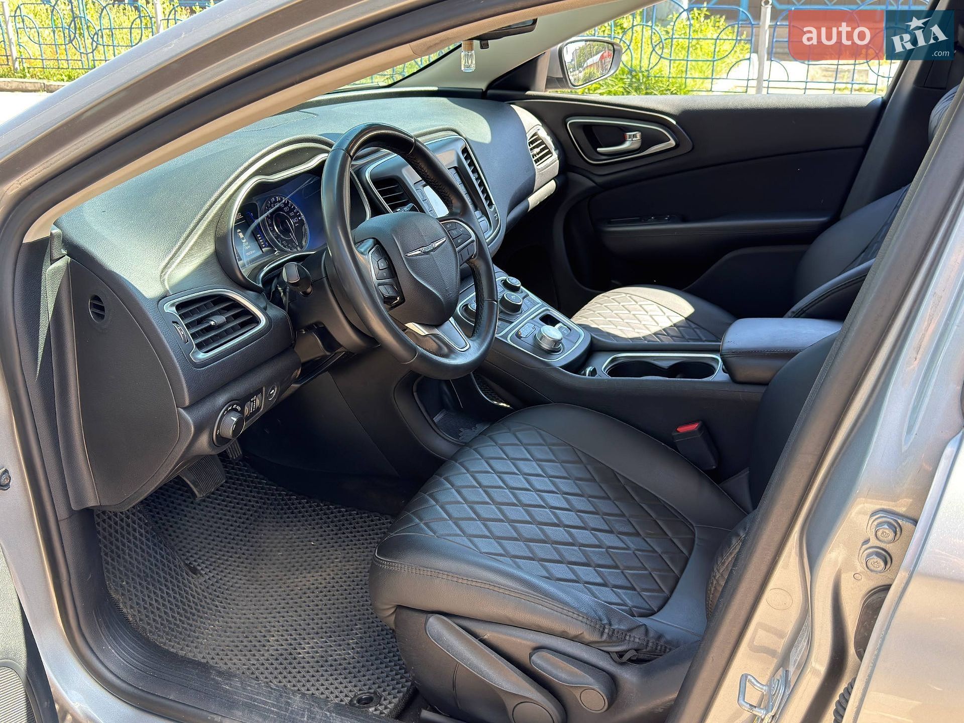 Chrysler 200 2016 VIN 1C3CCCFB2HN501599 фото оголошення 12 з 24