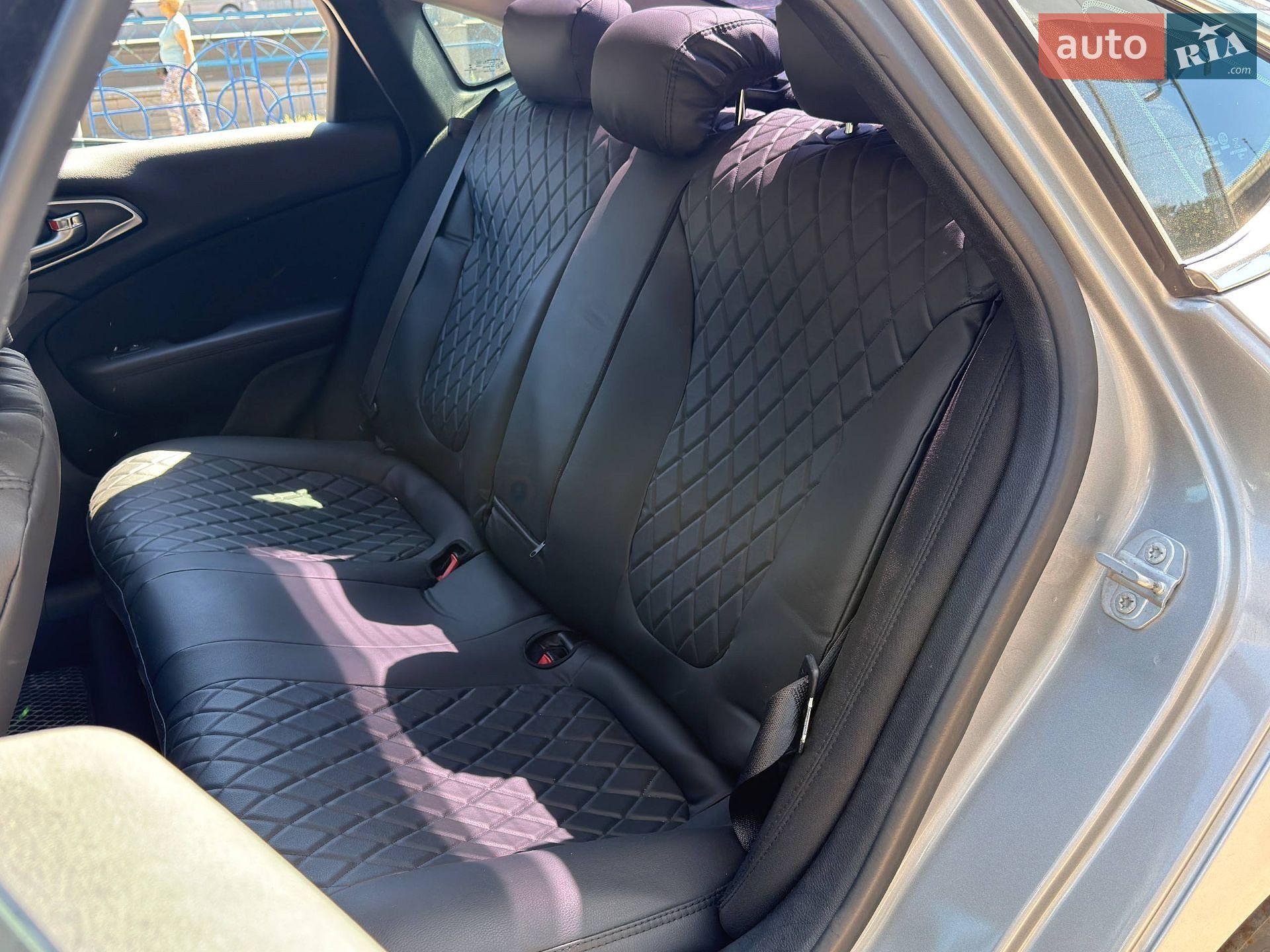 Chrysler 200 2016 VIN 1C3CCCFB2HN501599 фото оголошення 17 з 24