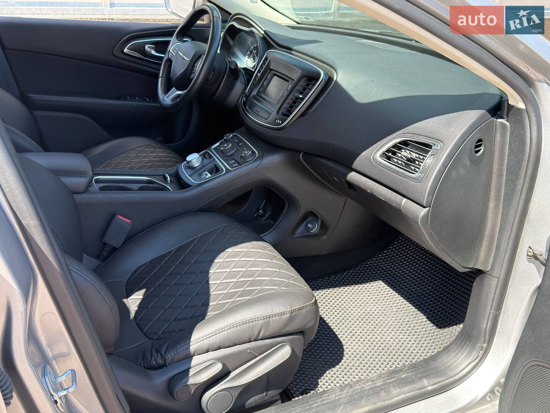 Chrysler 200 2016 VIN 1C3CCCFB2HN501599 фото оголошення 14 з 24