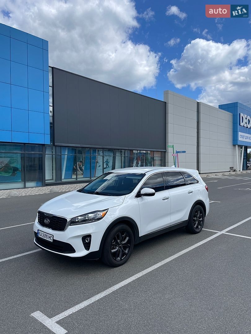 Kia Sorento 2018 VIN 5XYPG4A58KG469443 фото оголошення 2 з 21