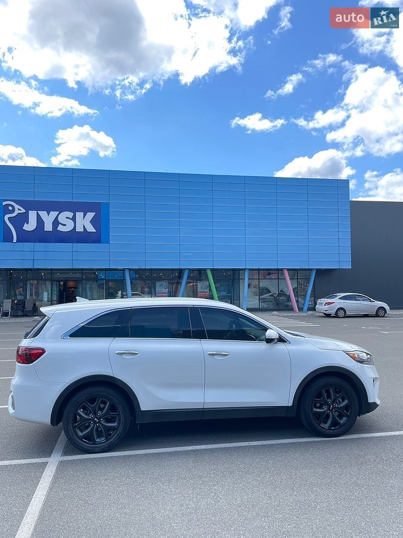 Kia Sorento 2018 VIN 5XYPG4A58KG469443 фото оголошення 5 з 21