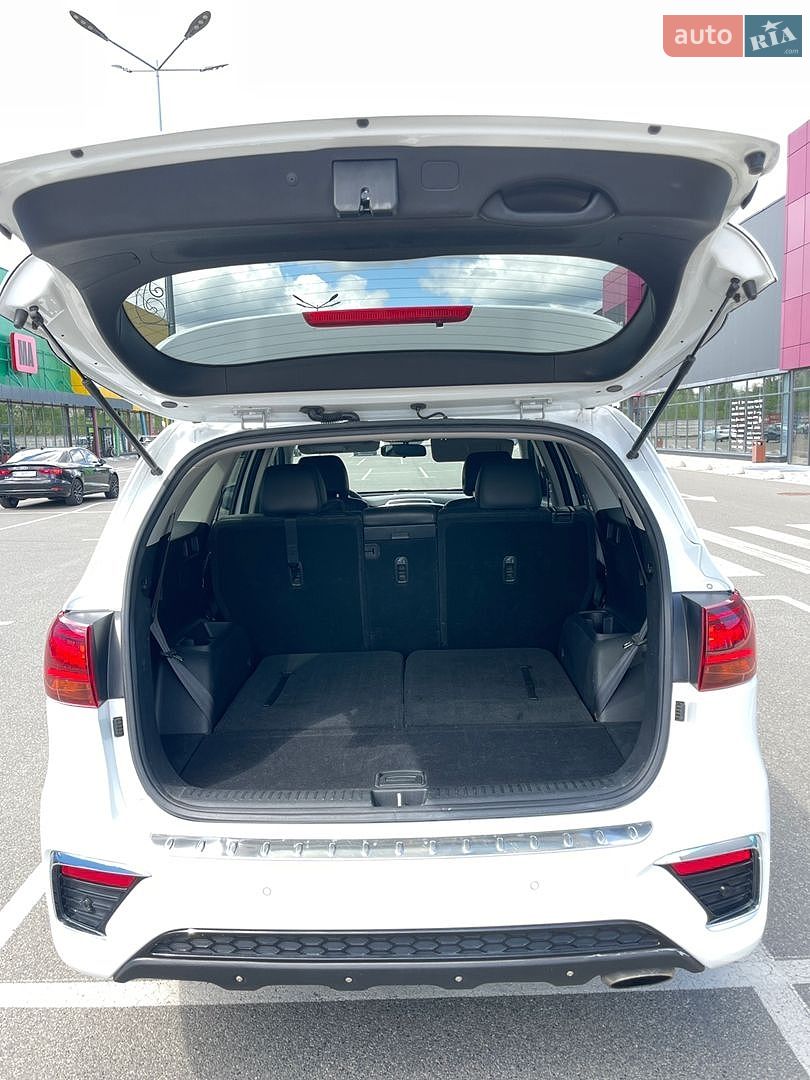 Kia Sorento 2018 VIN 5XYPG4A58KG469443 фото оголошення 8 з 21