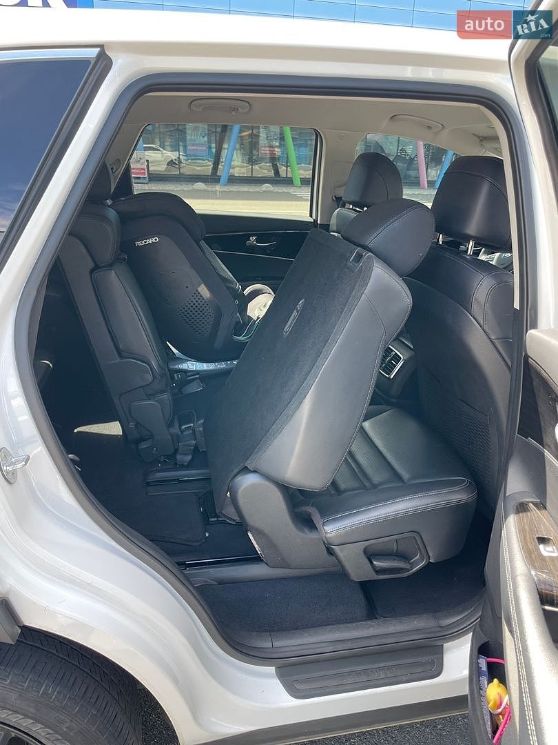 Kia Sorento 2018 VIN 5XYPG4A58KG469443 фото оголошення 11 з 21