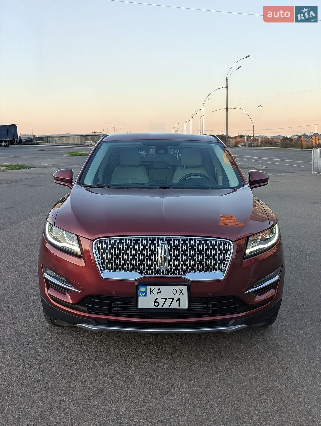 Lincoln MKC 2018 VIN 5LMTJ4DH4KUL03854 фото оголошення 2 з 27