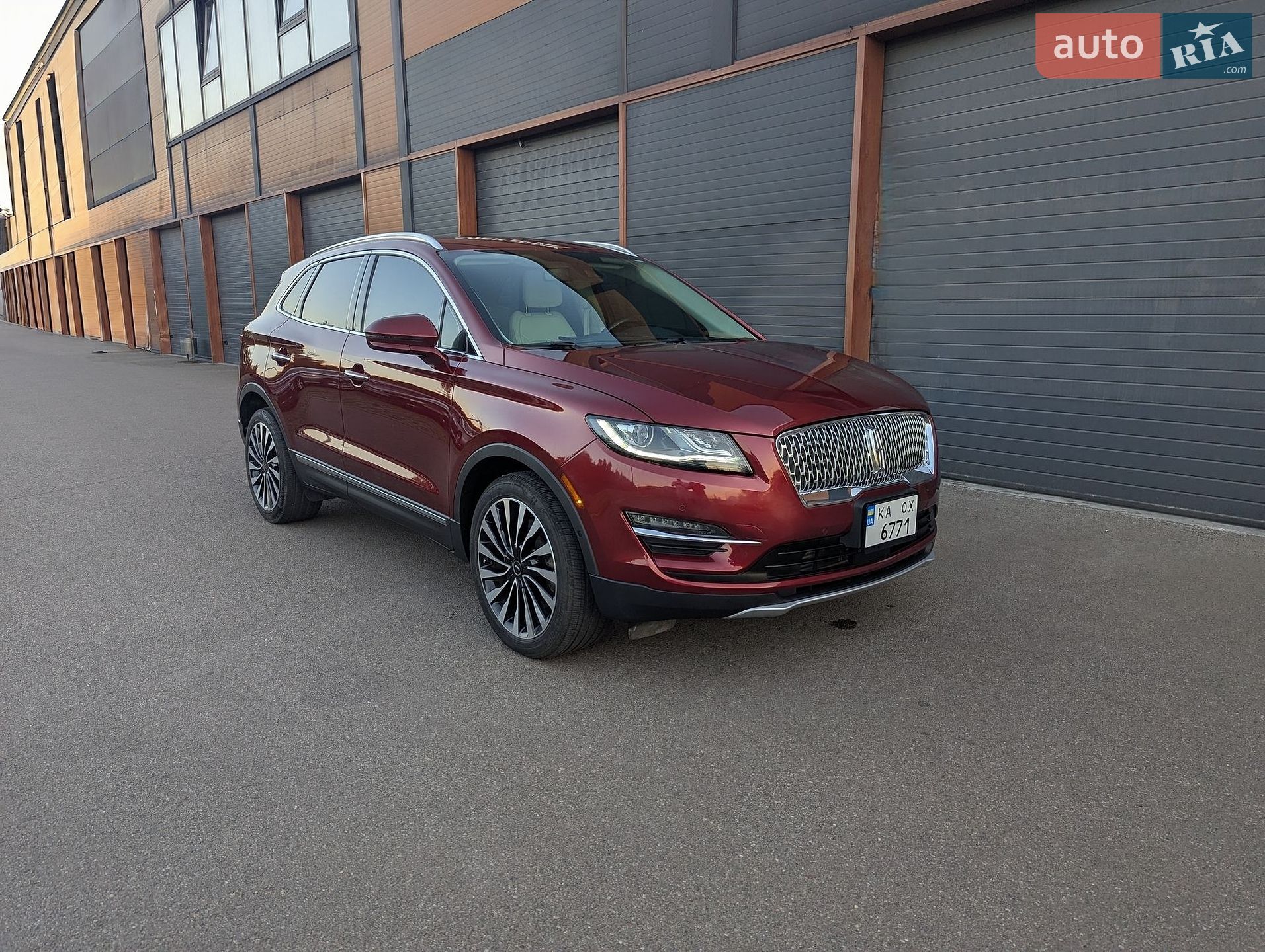 Lincoln MKC 2018 VIN 5LMTJ4DH4KUL03854 фото оголошення 10 з 26