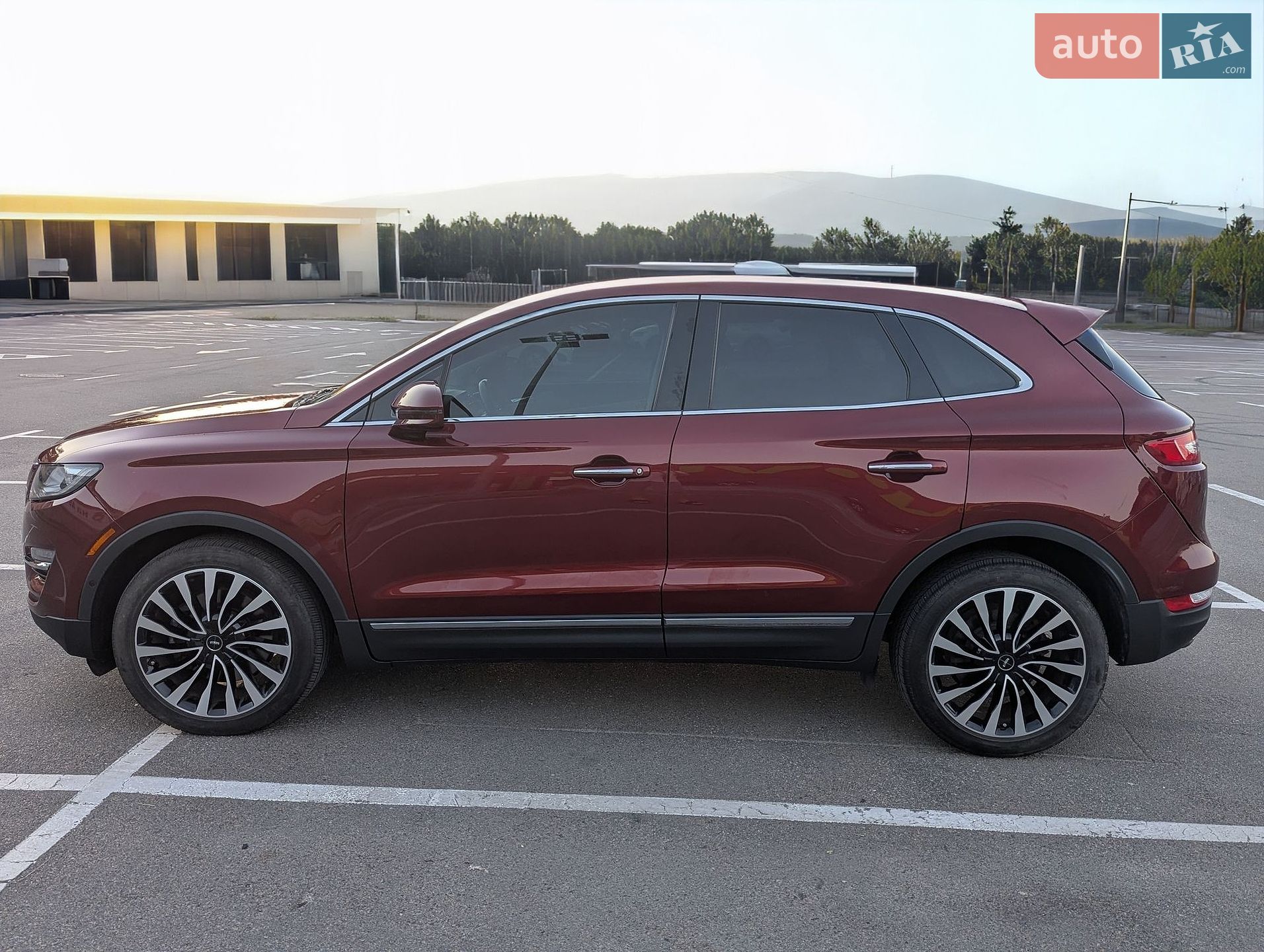 Lincoln MKC 2018 VIN 5LMTJ4DH4KUL03854 фото оголошення 7 з 25