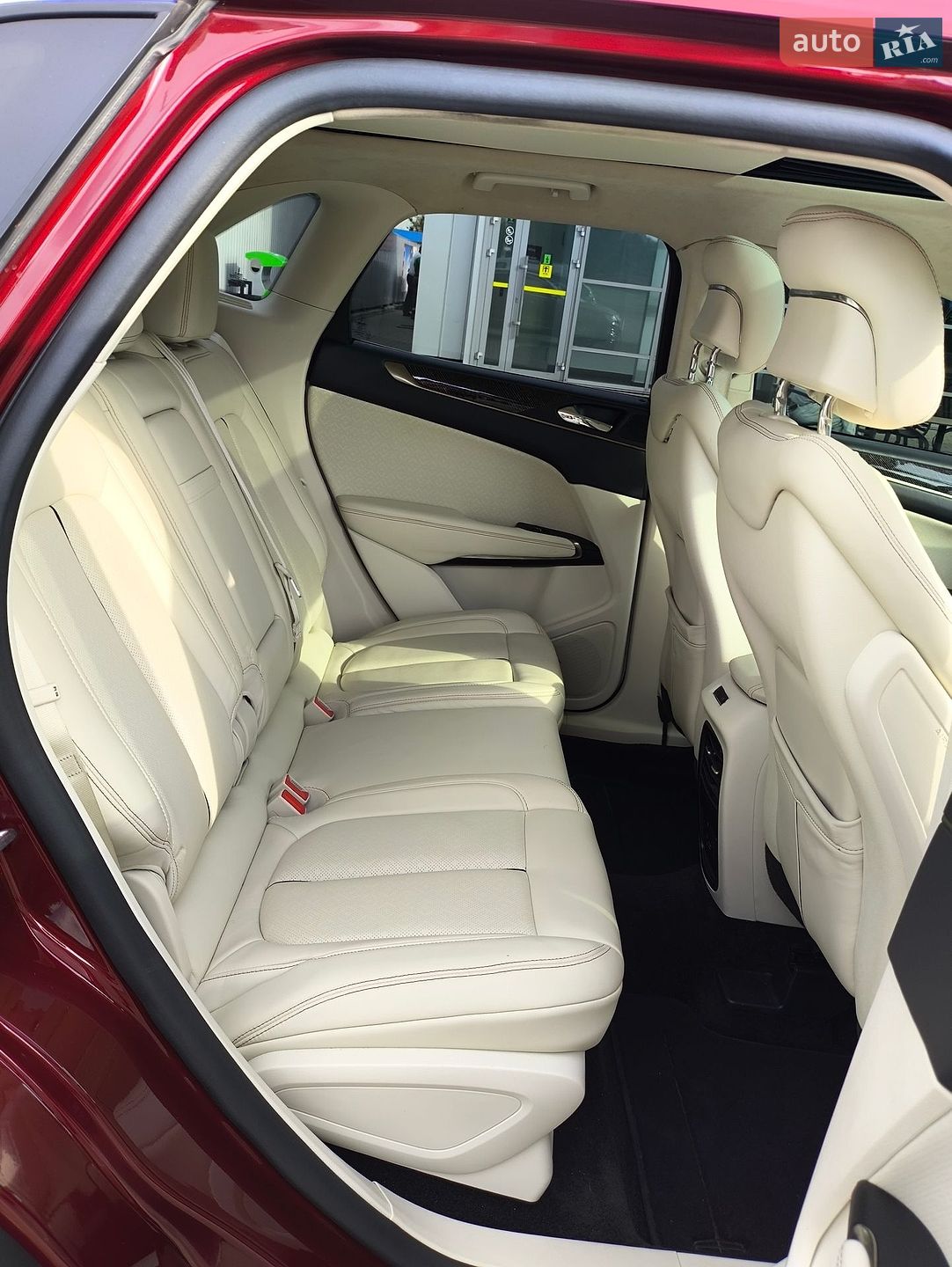 Lincoln MKC 2018 VIN 5LMTJ4DH4KUL03854 фото оголошення 15 з 27