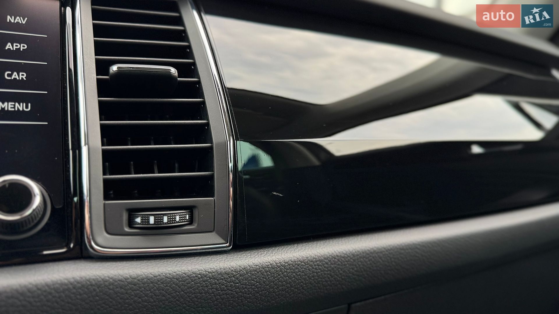 Skoda Kodiaq 2023 VIN TMBLN7NS8PB400887 фото оголошення 46 з 75
