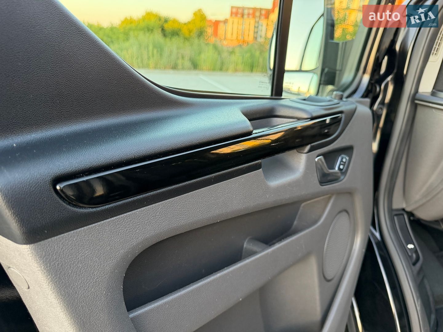Ford Transit Custom 2019 VIN WF0YXXTTGYKC38994 фото оголошення 27 з 65
