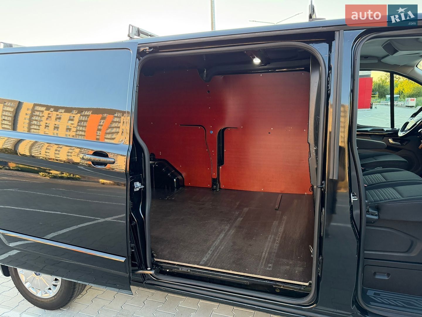 Ford Transit Custom 2019 VIN WF0YXXTTGYKC38994 фото оголошення 38 з 65
