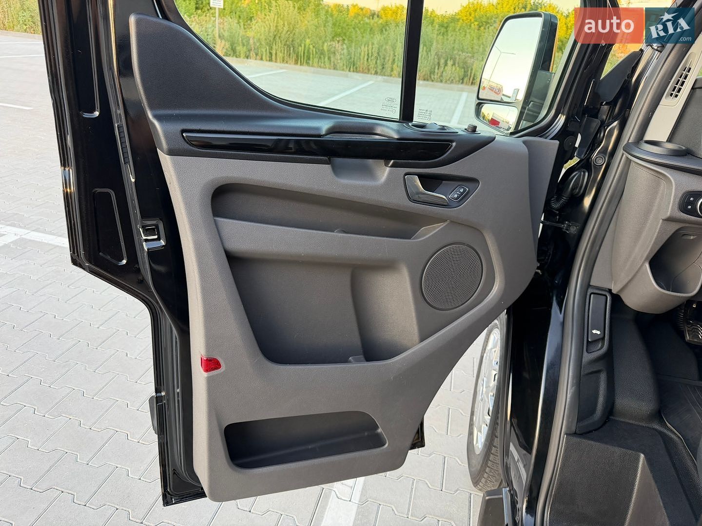 Ford Transit Custom 2019 VIN WF0YXXTTGYKC38994 фото оголошення 51 з 65